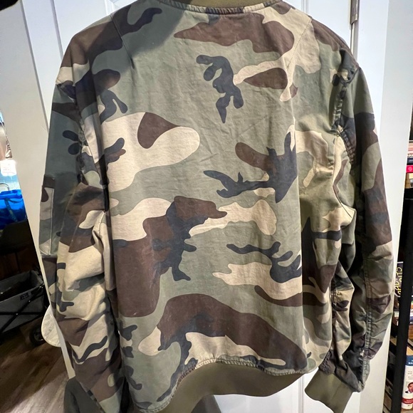 Camouflage stylish bomber jacket - Picture 3 of 4
